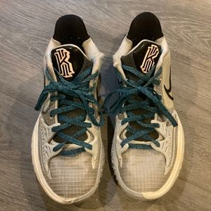 Kyrie 4 Lows